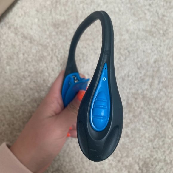 Energizer Clip on Book Light for Reading - Picture 3 of 4